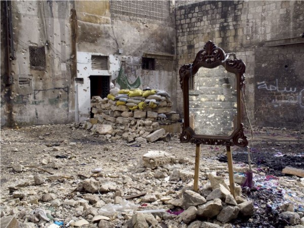 photographie, couleurs, guerre, syrie, bâtiment détruit, miroir